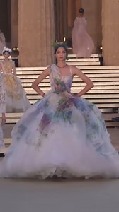 3.8K views · 119 reactions | Dolce & Gabbana | Alta Moda, Valley of the Temples | July 2019 #catwalk #HauteCouture #dolcegabbana #dolceandgabbana #runwaymood #fashion #temple | Tendencias y Diseños Franchetto | Facebook