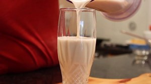 Almond milk is the perfect dairy-free milk alternative, but you could pay almost double to get your hands on the drink! Here's how you can make your own almond milk! #ECRLifestyle | East Coast Drive | Facebook