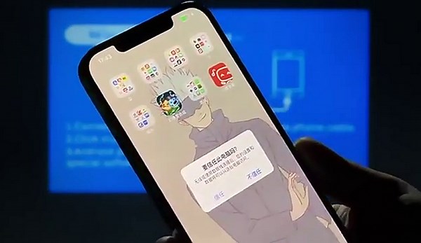 Mini Projector for Cell Phone, Ultra-Small Portable Home Mini USB Projector with Remote Control for Phone, 1080p Hd Projetor Led Home Media Movie Projector for Office Outdoor