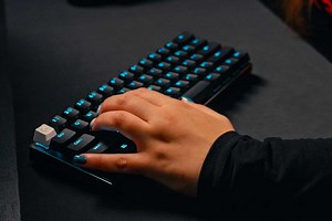 Logitech G Pro X 60 : un nouveau clavier compact pour gamers exigeants
