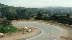 Why forefoot running may mean softer, safer running with potentiallty better outcomes in preventing impact-related injury? The forefoot-to-heel movement path of the foot in forefoot running, not only enables the landing foot to swiftly glide onto the ground with very minimal jarring force, jerk force and a next-to-none hard-hitting collision force, it also naturally brings into line safer mechanics, such as reduced stride length and increased cadence (the number of steps per min). Altogether, th