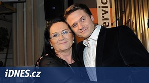Daniela je nádherný člověk, tvůj otec by byl šťastný, píše Brzobohatému máma - iDNES.cz