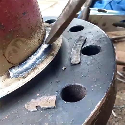 This professional welder tells you overlap welding techniques for beginners #welding #weldingcreativeandcrafts #welder | Welding Creative & Crafts