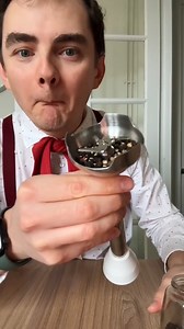 203K views · 1.4K reactions | How to remove a stuck ring? ​ #genius #lifehack #friendlytips #quicktip #funlife #fblifestyle #reels | Andre Life hack | Facebook