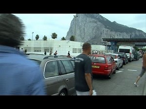 Drivers queue to enter Gibraltar amidst Britain row