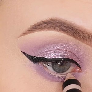 Tutorial de 5 MINUTE EASY Lilac Eye Makeup ------ ¡Solo necesitas 5 minutos para hacer este look de ojos! 🌺 🌺 🌺 | Moda Para Mujeres