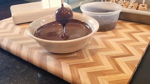 1.6K views | No-Bake Recipes are my favorite to make in the Easy Roller!  https://heavenlycakepops.com/2018/09/11/no-bake-cookie-dough-pops-2/ | CAKE POPS! | Facebook