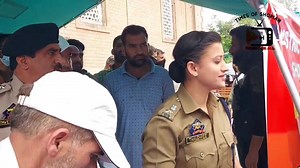 On the eve of youmi Ashora, SSP Shopian Ms Tanushree ips distributes refreshments among the people at Historic Jammia Masjid shopian While talking to the media she said that it was first time in district shopian that Shopian police took an initiative and it will continue in upcoming times as it is the will of the Almighty allah.on this occasion, SSP Shopian give a message to people that live happily and peacefully. | Times Of Shopian