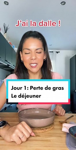 Jour 1 : Déjeuner pour la perte de Gras ♥️ - 2,5 Tranches de blanc de dinde ( soit 100gr) pour avoir 20gr de protéines - Tomates cerises coupés en morceaux ( a volonté la tomate) assaisonnées d’huile d’olive de sel et de poivre - environ 50gr de salsifis poêlés - 1 bonne cuillère à soupe de Quinoa #healthy #repashealthy #dejeunerhealthy #dinerhealthy