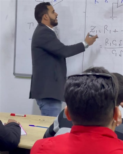 يوم جميل في شموع العلم 🥇 وخلي عندك علم 🫶 نحن شموع العلم 💛🤍 | مركز شموع العلم للدورات المنهجية