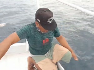 hunting ruby ​​snapper fish in the deep sea #fishing | Zami Akbar