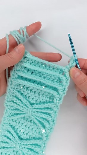22K views · 42 reactions | GORGEOUS Super Easy Crochet for Beginners #crochet #reelsvideo #reelsviral #creative #craft #crocheting #foryou #knitting #knit #yarn #DIY | Crochet content | Facebook