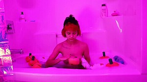 Join Me In The Tub For Some Naughty Fun, Hehe - VenusKittyxo - HDSex.org
