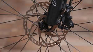 Retrait d'un étrier de frein à : vidéo de stock (100 % libre de droit) 3556234937 | Shutterstock