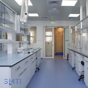 [Hot Item] Sturdy PP Lab Workbench with 520mm Cabinet Depth for Efficiency