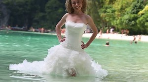Young Beautiful Blonde Bride Stands Shallow: Stockvideos & Filmmaterial (100 % lizenzfrei) 9095267 | Shutterstock