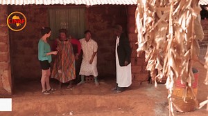 Même la femme "mekat" là ( blanche) est dépassée par les dégagements de #MITOUMBA 🤣🤣 Votre série de tous les temps #La_reine_blanche est disponible sur l'application CINAF en intégralité. | CINAF