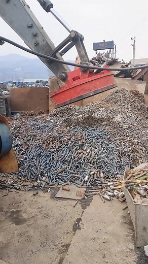 Giant magnet with strong attraction😲 | Media 2