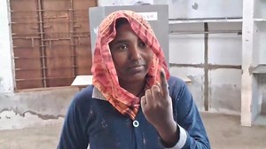 Gujarat Votes in Full Swing! Enthusiastic Voters Flock to Polling Booths Voters across Gujarat are turning up in large numbers to cast their votes for municipal and panchayat elections. Polling is underway for Junagadh Municipal Corporation, 68 municipalities, and 3 taluka panchayats. Enthusiastic voters lined up early, eager to make their voices count. Results will be declared on the 18th. પાલિકા-પંચાયતની ચૂંટણી...સવારથી જ મતદાન માટે કતારો રાજ્યમાં આજે પાલિકા અને પંચાયત ની સત્તા માટેના જંગમાં મ