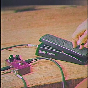 18 reactions | The MXR Tremolo comes equipped with six masterfully...