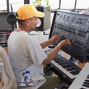 ⭐ The sounds of R2-D2 on the ARP 2600 📸 instagr.am/zuricortes #benburtt #sound #film #soundforfilm #sounddesign #starwars #daw #arp2600 #protools #avid #maythe4thbewithyou #maythefourth | Avid Pro Tools