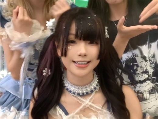 天生的idol出现了(˶> ᎑