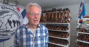 Douwe heeft honderden 'houtjes' uit de hele wereld