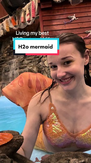 Tail and top from haleymermaid.com! #mermaid #h2o #noordinarygirl #makomermaids #h2ojustaddwater #cleoooor #mylife #swim #underwater #realmermaid