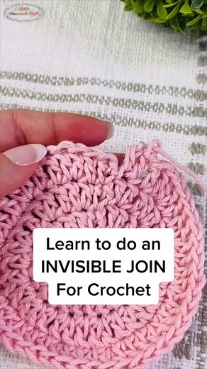 Have you learned how to do the Invisible Join for your crochet projects yet? Learn more here: https://www.nickishomemadecrafts.com/sew-invisible-join-crochet-rounds/ #crochet #crocheting #learntocrochet #diycrafts #crochetstitch #invisiblejoin #crochetjoy | Crochet Patterns & Tutorials by Nicki's Homemade Crafts