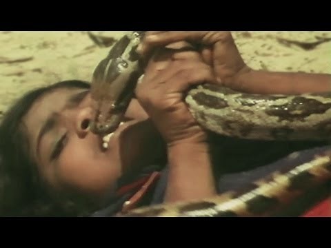 Girl rolls up in Python, Bahadur Bachhe - Scene 6/13