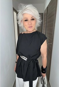 Bermuda ZARA et top Vinted : tenue mode pour 50