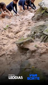 1.1M views · 1.9K reactions | Curtindo dias de descanso ao lado da família de Gusttavo Lima no interior, Andressa Suita encantou os seguidores ao compartilhar momentos “raiz” dos filhos, Gabriel e Samuel. Nesta sexta-feira (26/12), os meninos aproveitaram a liberdade do campo e se divertiram brincando na lama, arrancando elogios nas redes sociais. SAIBA MAIS NO LINK DA BIO E NOS STORIES!  Leia a matéria completa no portalleodias.com (Vídeo; @/andressasuita) | Leo Dias | Facebook