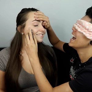 192K views · 1.6K reactions | BLINDFOLDED MAKEUP | Jules & Saud | Facebook