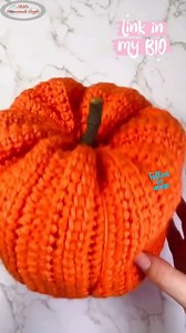Have you tried Linked Treble Crochet for PUMPKINS yet? --> https://www.nickishomemadecrafts.com/large-crochet-pumpkin/ | Crochet Patterns & Tutorials by Nicki's Homemade Crafts