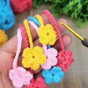 4.7K views · 207 reactions | Wow!朗Beautiful eye-catching crochet keychain! Handmade Crochet can be a small but valuable gift | Lady Loves Knitting | Facebook