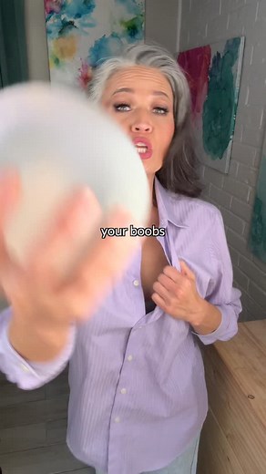 383K views · 107 reactions |  Disclaimer: I am not calling anyone fat. I am quoting complaints I have heard from friends. I saw a problem women were having and wanted to help with tricks I learned when I was blessed with boob problems. Make sure your problems or tricks in the comments. Your tips will help all my Beauty Babies out! #stylingtips #stylingtricks | JaDe Rain, makeup | Facebook