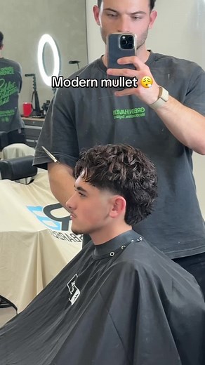 Notez cette coupe mulet moderne !