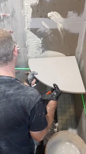 Corner bench for a tile shower 🤩🤩🔥🔥 #diy #tile #bathroomremodel #HomeImprovement #bathroomremodelingteacher | Bathroom Remodeling Teacher