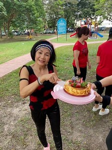 32K views · 2.5K reactions | 所有人都祝你生日快乐 那我就祝你永远爱我藍浪 | May Ng Workout | Facebook