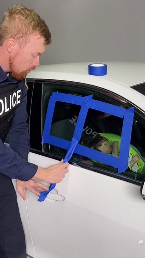 ガムテープで鍵がかかった車の窓を開ける方法