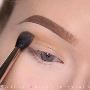 NikkieTutorials on Instagram: "Another day of glam 💗 FULL video is up on my channel ➡️ link in bio! I'm wearing: ::: B R O W S A. @anastasiabeverlyhills Brow Wiz "Taupe" B. @tartecosmetics Amazonian Clay Brow Mousse "Ash Blonde" C. @bhcosmetics Flawless Brow Trio Powder ::: E Y E S A. @anastasiabeverlyhills "Custard" and "Blazing" in the crease, with "Rosette" and "Beauty Mark" on the outer and inner corners. "Metal" on the center of the lid. B. @makeupgeekcosmetics Full Spectrum Eye Pencil "Pl