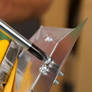 Super Sharp Razor Blade Pizza Cutter | Crafty Panda How