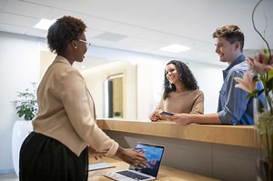 Duties of a Front Desk Receptionist
