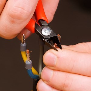 5-Pin Plug Easy Setup Thanks for watching! Please be aware that this video is for entertainment purposes only and techniques shown should not be attempted at home! | Science, Tech and Universe