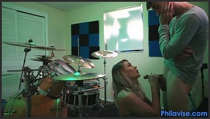 Philavise 2022 02 01 Angel Amour My First Drum Lesson