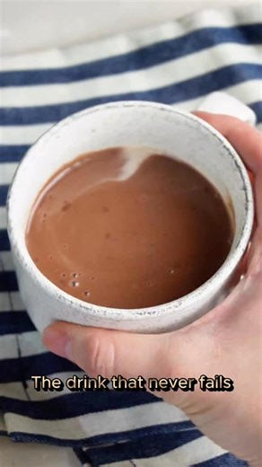 Fall isn’t complete without a cup of creamy hot chocolate 🍁 Made with simple ingredients — cocoa, milk, sugar, and a touch of cornstarch — all in our favorite IMUSA CERAMIC MUG 🤎🍫 #HotChocolateSeason #FallRecipes #IMUSAUSA #CozyDrinks | IMUSA USA
