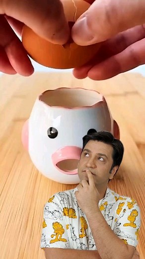 🤫 Isse easy hack toh ho hi nahi sakta! #HackitwithKunal #hackers #reels #fypシ゚ #fyppage #egghack #eggshell #hackviral #viralvideos #foodies #foodstagram | Kunal Kapur