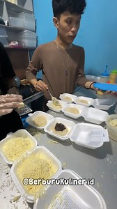 84K views · 704 reactions | Cuma ketan di toping2in tapi RAME!! Omset tembus Jutaan perhari!!! | BerburuKuliner.id | Facebook
