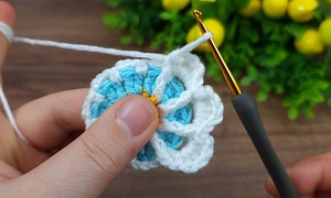 80K views · 768 reactions | Crochet flower making #crochet #knitting #tunisian | Aslı ile sanatsal tasarımlar | Facebook