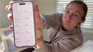 Kinstone Digital Calendar 15.6" Smart Family Wall Touchscreen Display with Multi Calendar Sync, Chore Chart, Task List, Meal Planner, Digital Photo Frame, Wi-Fi, Wall or Desk Mount, White